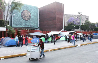 Sin embargo, advirtió que se retiran en alerta máxima porque según él no están avalando el dictamen de la reforma educativa que se pretendía aprobar en esta legislatura. (NOTIMEX)