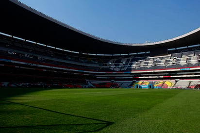 La cancha del Estadio Azteca parece mejorar con el paso de los meses, pero sigue bajo la supervisión de la NFL. (Jam Media)