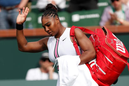 Williams no dio señales de estar lesionada cuando venció a Rebecca Peterson 6-3, 1-6, 6-1 en su partido inicial. Tampoco habló de ello durante la conferencia de prensa posterior y la WTA desconocía el sábado cuándo había sufrido la lesión. (ARCHIVO)