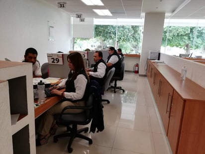 Las mujeres tienen mayor presencia dentro de los sectores financiero, educativo, salud, cuidados y servicios domésticos. (EL SIGLO DE TORREÓN)