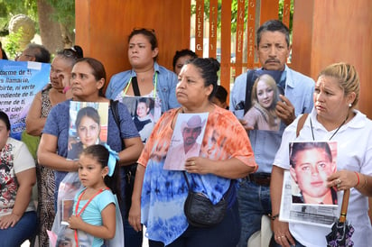 Integrantes de los colectivos que buscan a sus desaparecidos tienen confianza en que la nueva administración federal trabaje y les ayude a encontrar a sus familiares. (EL SIGLO DE TORREÓN)