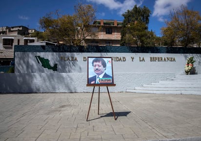 El presidente de México, Andrés Manuel López Obrador, anunció este lunes que ya ha leído la carta que enviaron los padres del asesino confeso del excandidato Luis Donaldo Colosio y afirmó que se está evaluando reabrir el caso. (NOTIMEX)