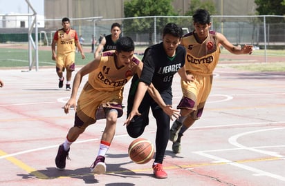 En basquetbol, los Venados de Mapimí se alzaron con el título. (EL SIGLO DE TORREÓN)