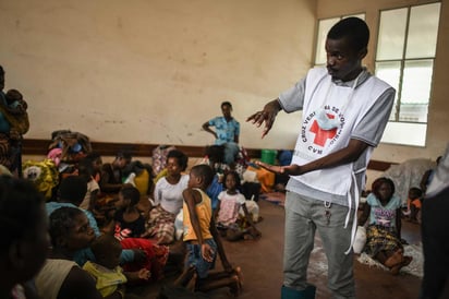 Según datos del Gobierno de Mozambique, más de 3,100 escuelas quedaron destrozadas. (EFE)