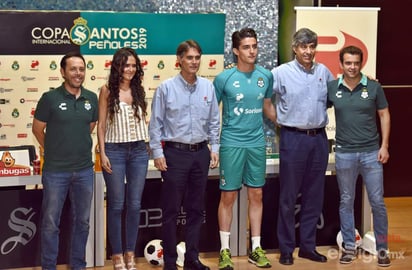 A un mes de su celebración, fue presentada este mediodía, la novena edición de la Copa Internacional Santos Peñoles. (Jesús Galindo)