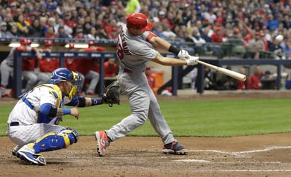 Paul Goldschmidt conectó tres cuadrangulares en la victoria de los Cardenales de San Luis 9-5 sobre Cerveceros de Milwaukee.