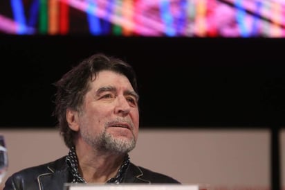 Invitado. Además de su exitosa intervención como poeta, Joaquín Sabina recibió un homenaje. (ARCHIVO)