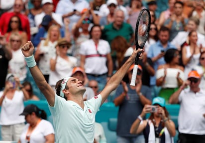 Roger Federer no tuvo mayores dificultades para imponerse 6-1, 6-4 a John Isner en la final del Abierto de Miami; el suizo llegó así a 28 títulos de Másters 1000 en su carrera.