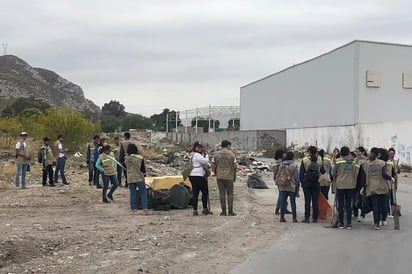 Se realizó una jornada de limpieza en la margen del río Nazas que colinda con el municipio de Gómez Palacio. (EL SIGLO DE TORREÓN)