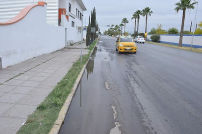 Piden su pronta intervención al personal del Sistema Municipal de Aguas y Saneamiento. (EL SIGLO DE TORREÓN)