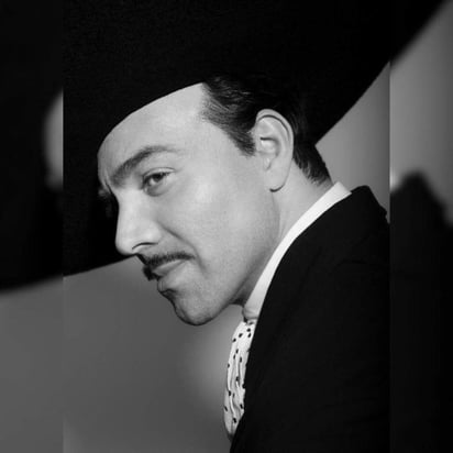 En redes sociales se divulgó la primera imagen de Omar Chaparro caracterizado como Pedro Infante. (ESPECIAL) 