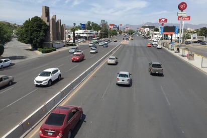 Socios de Uber circulan desde ayer por las calles de Gómez Palacio y Lerdo, servicio que fue bien recibido por la ciudadanía, según algunos prestadores del servicio. (EL SIGLO DE TORREÓN)