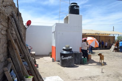 Entregan cuartos y baños adicionales a familias de San Pedro. (CLAUDIA LANDEROS)