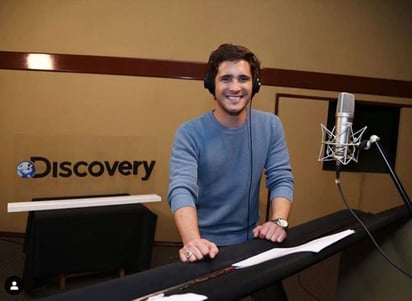 En el estudio. Diego Boneta prestó su voz para narrar la serie documental Dinastías, la cual se verá el 21 de abril.