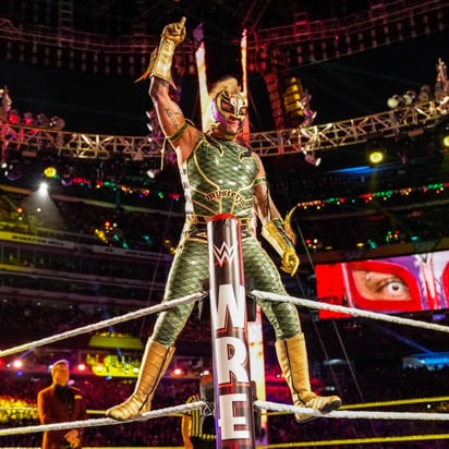 En un escenario inmejorable como es WrestleMania, el amo del 619 lució la apariencia de Mysterio, villano de Spider-Man, superhéroe del Universo Marvel. (Especial)