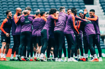 El técnico español podrá decidir si utiliza a los tres jugadores después del entrenamiento de este día. (Especial)