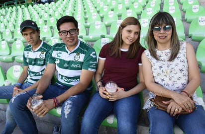 Luis Mario, Fernando, Marianne y Marcela.