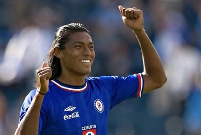 Tras 16 años de carrera en el futbol profesional, el defensor Joel Huqui anunció su retiro de las canchas para iniciar su preparación como Director Técnico. (ESPECIAL)