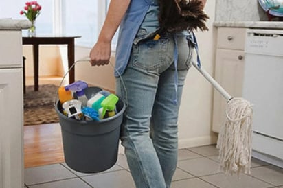 Se considera que una persona es trabajadora del hogar cuando presta servicios de aseo, asistencia y aquellos que son inherentes a la vivienda de una persona o familia, que pueden trabajar para uno o varios empleadores y vivir o no en donde laboran. (ESPECIAL)