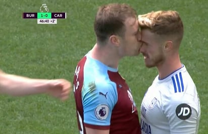 Las acciones de Ashley Barnes fueron tomadas como señal de provocación a su contrincante (INTERNET) 