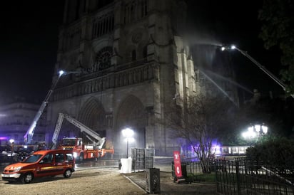 La propia compañía admitió el error -puesto que se trata de dos eventos sin vínculo aparente alguno, ya que por el momento se desconoce la causa del incendio-, actuó para que las menciones al 11-S dejasen de vincularse a la cobertura de París y achacó lo ocurrido a una mala decisión de los algoritmos. (EFE)