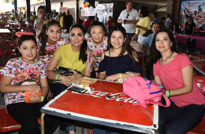 Jenny, Laura, Soraya, Regina y Michelle.