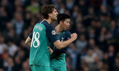 Los Spurs se llevan la serie de los cuartos de final entre equipos ingleses con un empate en el marcador global de 4-4, que gracias al gol de visitante, pone al equipo de la capital británica en la antesala de la gran final donde ya los espera el Ajax de Holanda. (EFE)