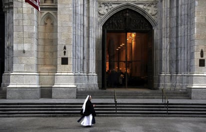 El individuo, de 37 años y residente de la vecina Nueva Jersey, fue visto por un guardia de seguridad, que le impidió la entrada y que alertó a dos agentes que se encontraban frente al templo.
(ARCHIVO)