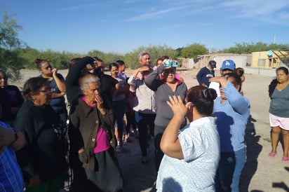 Habitantes de Atalaya rechazan la instalación de una antena frente a la primaria. (EL SIGLO DE TORREÓN)