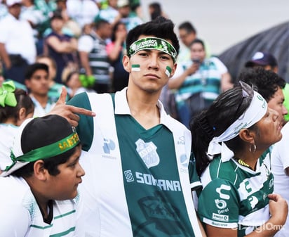 Los aficionados volvieron a sonreír ayer en el Corona. (JESÚS GALINDO)