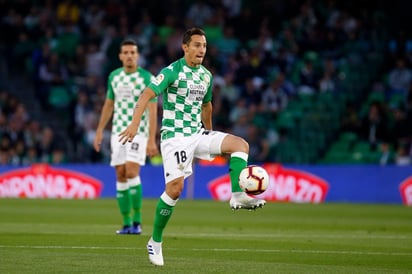 Con Guardado en el campo, Real Betis cayó por 1-2 ante Valencia, en un partido donde Laínez entró de cambio en la segunda parte y jugó 15 minutos. (Especial)