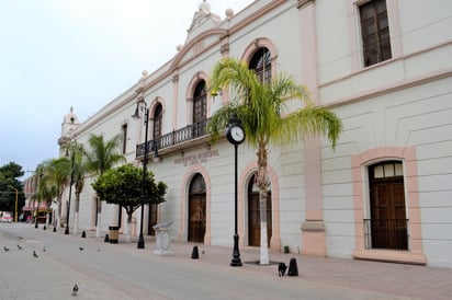 No se han registrado quejas en la Contraloría del Ayuntamiento, de ningún partido político, respecto a personal que sea detectado realizando labores proselitistas en horario de oficina. (ARCHIVO) 