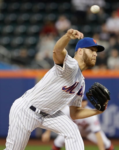 Zack Wheeler no permitió carreras en siete innings, ponchó a 11 enemigos y conectó un jonrón en la victoria de Mets ante los Filis.