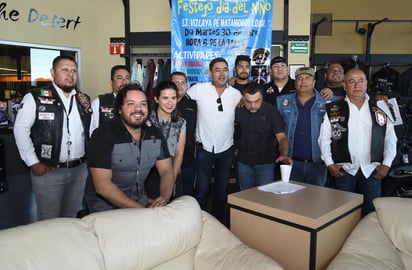 Para lograr más sonrisas en los niños necesitados, los motociclistas están solicitando a la sociedad civil la donación de juguetes nuevos o en buen estado. (EL SIGLO DE TORREÓN)