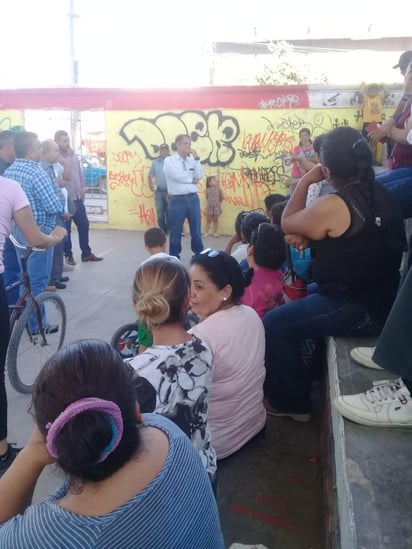 Al ver el aumento de 24 a 28 pesos en el pasaje de Torreón al ejido Coyote y a 32 en La Luz, por la tarde-noche, se reunieron en la central ubicada en el primer ejido en mención para manifestarse y buscar el diálogo con los encargados de la línea Cuauhtémoc. (ARCHIVO)