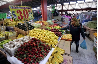 Las frutas, verduras y energéticos fueron los bienes que más aumentaron de precio con respecto al año pasado. (AGENCIAS)