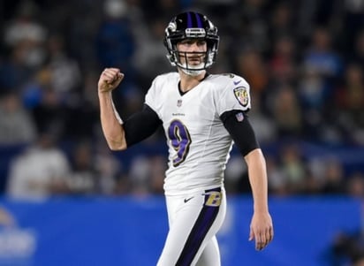 Justin Tucker se convirtió en el pateador mejor pagado de la NFL al firmar por poco más de 23 millones de dólares.