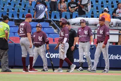 El equipo de Algodoneros no pudo explotar su ofensiva ni contener la de los Sultanes en el tercero de la serie, disputado en Monterrey.