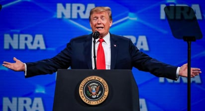 'La ONU recibirá pronto una notificación formal de que Estados Unidos rechaza este tratado', subrayó Trump ante la reunión anual de la NRA en Indianápolis (Indiana). (EFE)