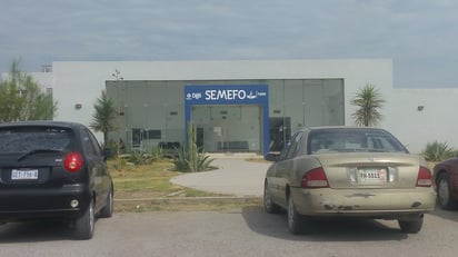 Personal de la Fiscalía General del Estado, ordenó que el cuerpo fuera enviado a las instalaciones del Servicio Médico Forense. (EL SIGLO DE TORREÓN)