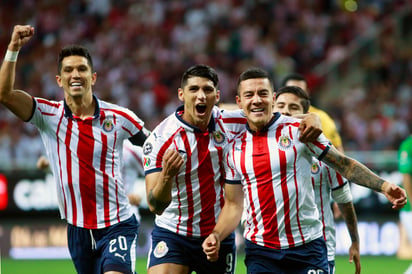 Las Chivas dieron la gran campanada al derrotar 2-1 a León, que buscaba su triunfo 13 en fila.