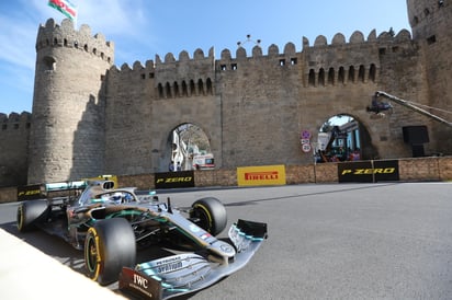 La pista azerbaiyana dio pie a que Bottas impusiera su ritmo y desde la mitad de carrera, comenzó a tomar el control.