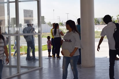 Solo dos casos de embarazos en adolescentes se registran en la Preparatoria Venustiano Carranza. (EL SIGLO DE TORREÓN)