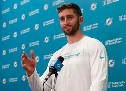 Josh Rosen habló ayer con los medios de comunicación.