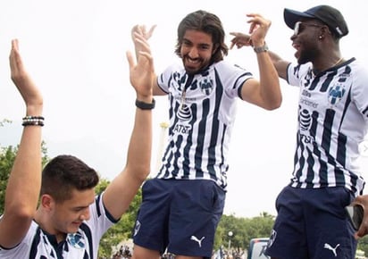 Para celebrar con su afición su coronación en la Liga de Campeones de la CONCACAF. (NOTIMEX) 