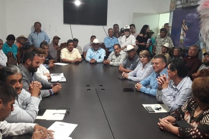 Presidentes municipales se unen en frente común para buscar solución a las altas tarifas de la CFE a los sistemas operadores de agua. (EL SIGLO DE TORREÓN/CLAUDIA LANDEROS)