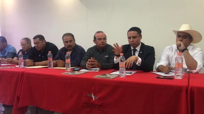 El titular estatal de Seguridad Pública, José Luis Pliego, aseguró a los presidentes de las cámaras empresariales que son intentos de bandas que pretenden asentarse en Monclova, pero no lo han conseguido. (EL SIGLO COAHUILA)
