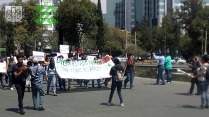 '¡Justicia para Aideé!', ‘¡Alto a la muerte de universitarias!', son algunas de las consignas que escriben jóvenes. (TWITTER)