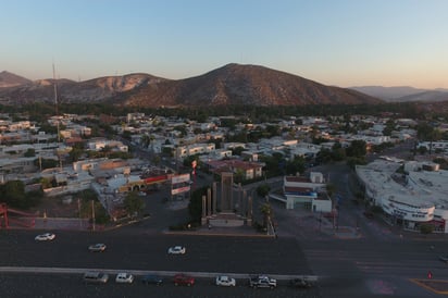 Recomiendan evitar la exposición prolongada a los rayos de sol en la región, sin la protección adecuada.