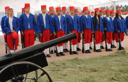 El gobernador Aispuro Torres y el General Arévalo Espinosa realizaron una guardia en honor al Ignacio Zaragoza. (CORTESÍA)